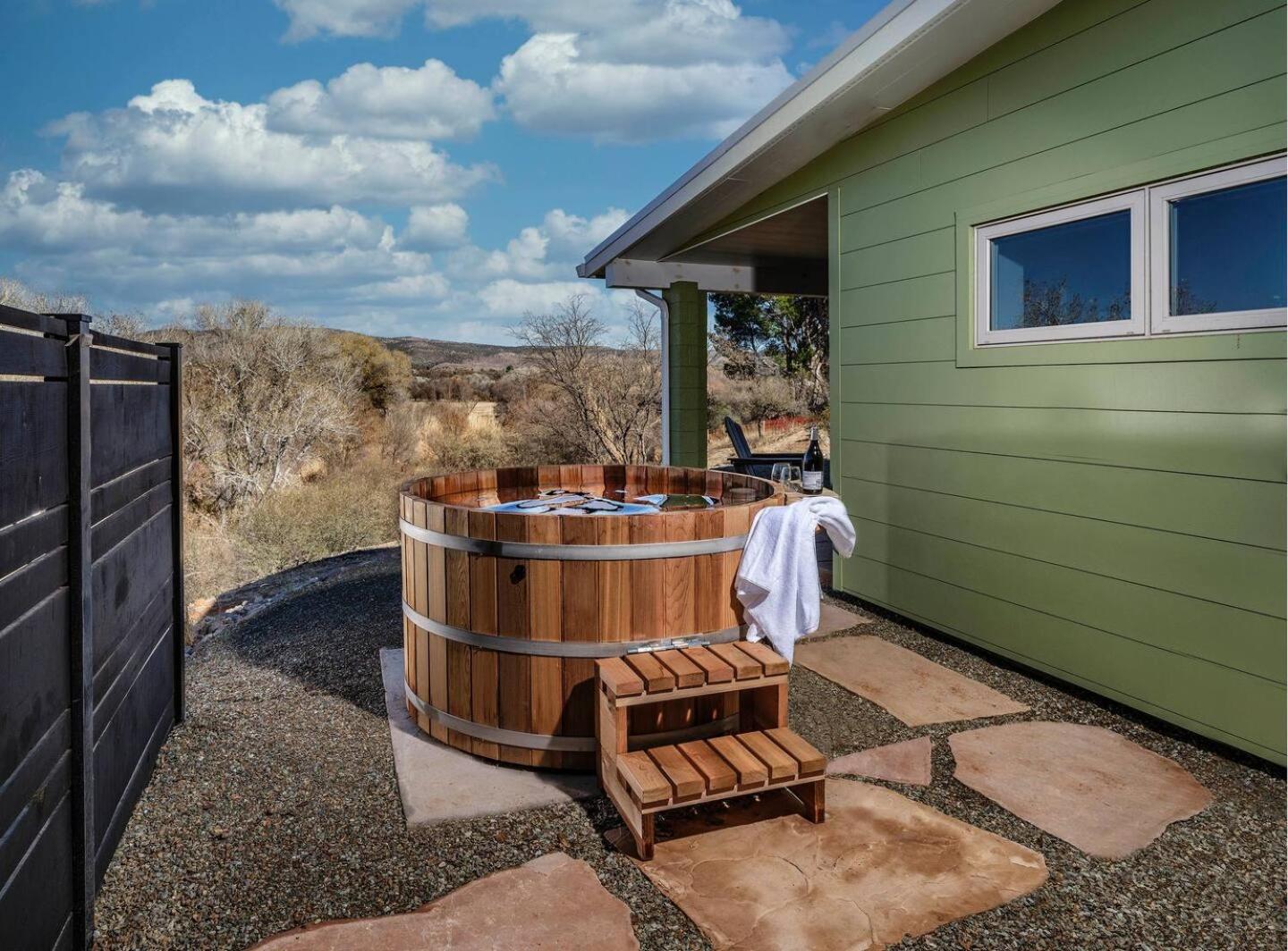 Pitchner Place Creekfront Hot Tub Fire Pit Cornville 외부 사진